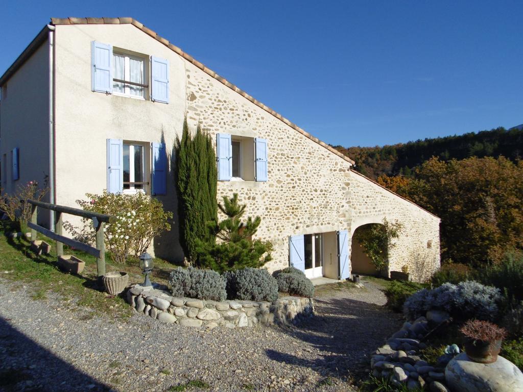 Bed and Breakfast La Ferme De Valauris Sisteron Exterior foto