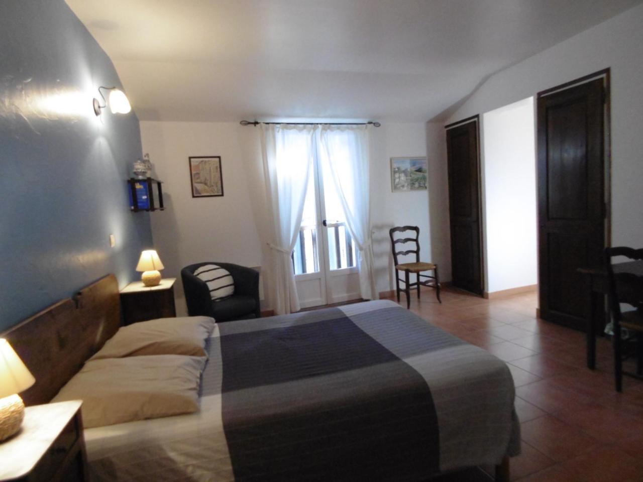 Bed and Breakfast La Ferme De Valauris Sisteron Exterior foto